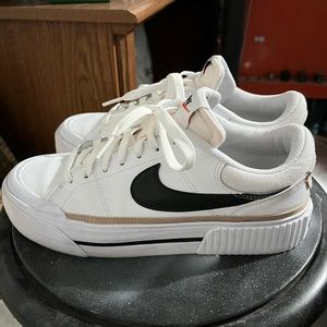 Nike Court Legacy Lift (Women’s 8)